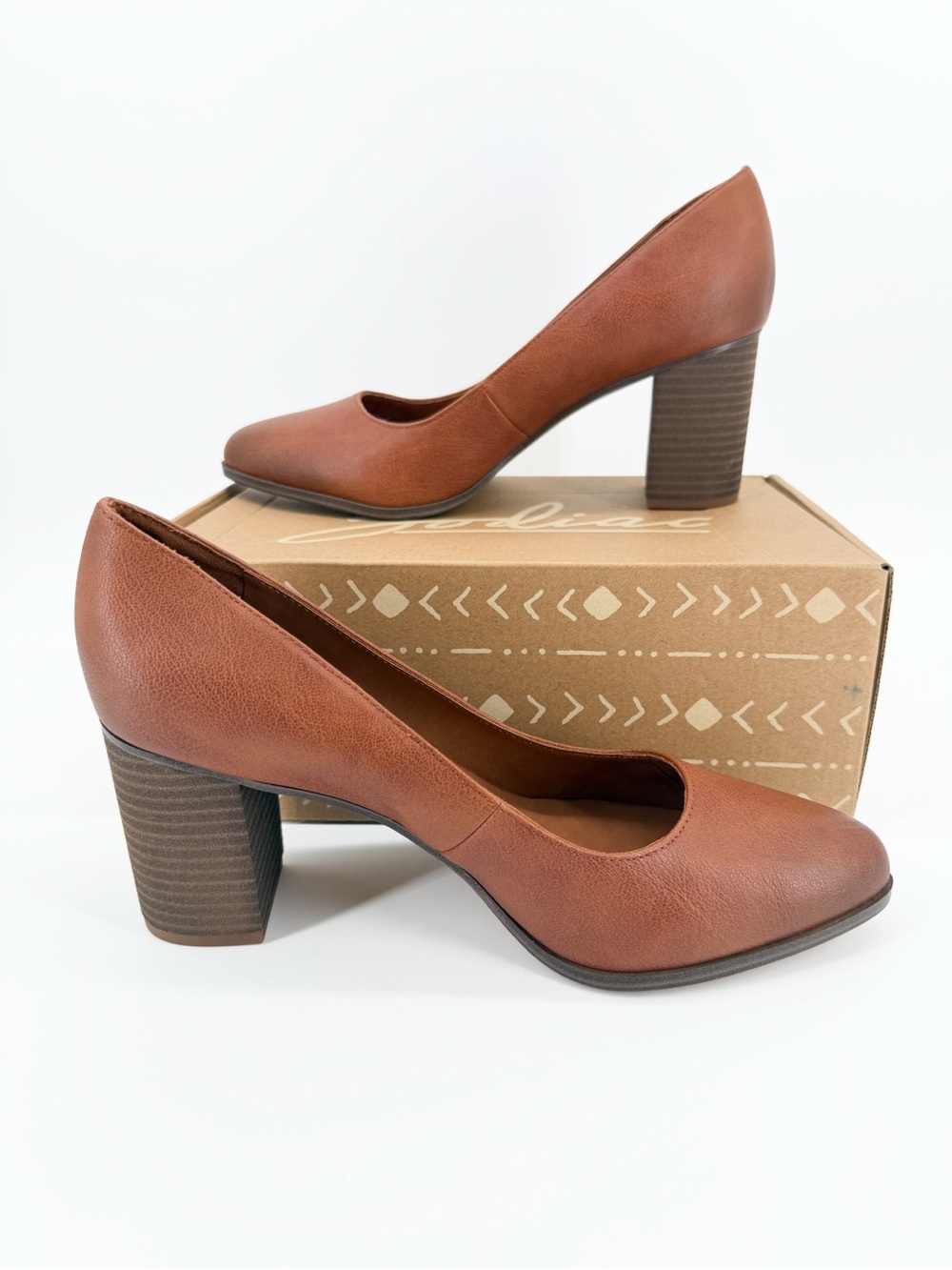 Zodiac Gloria Vegan Leather Block Heel Almond Toe Pumps Cognac Brown 10 NEW